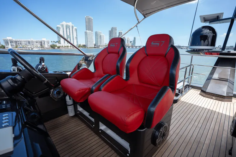 Slide: The Image of Azimut S7 2019 - 63