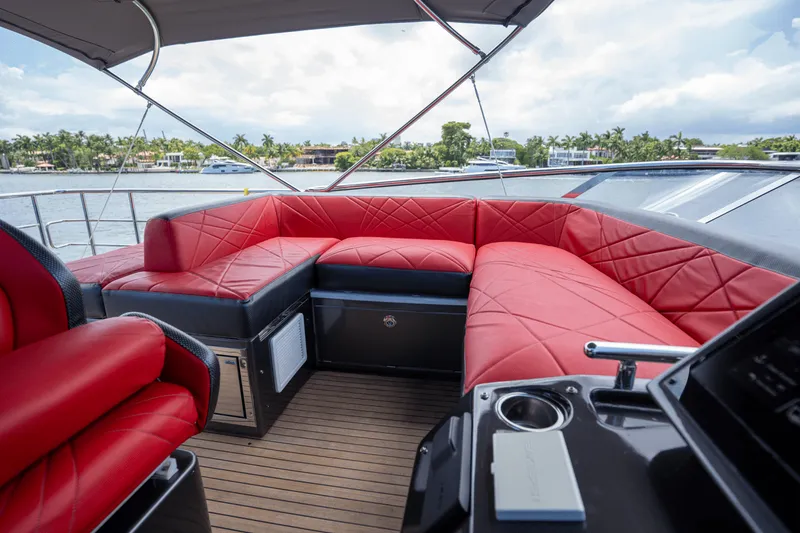 Slide: The Image of Azimut S7 2019 - 64