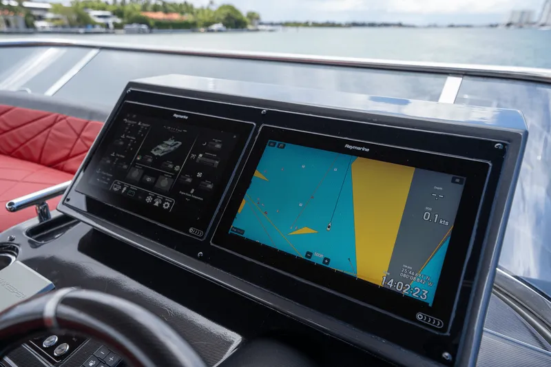 Slide: The Image of Azimut S7 2019 - 65