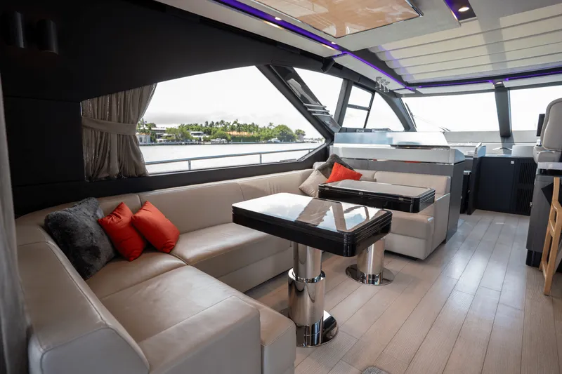 Slide: The Image of Azimut S7 2019 - 70