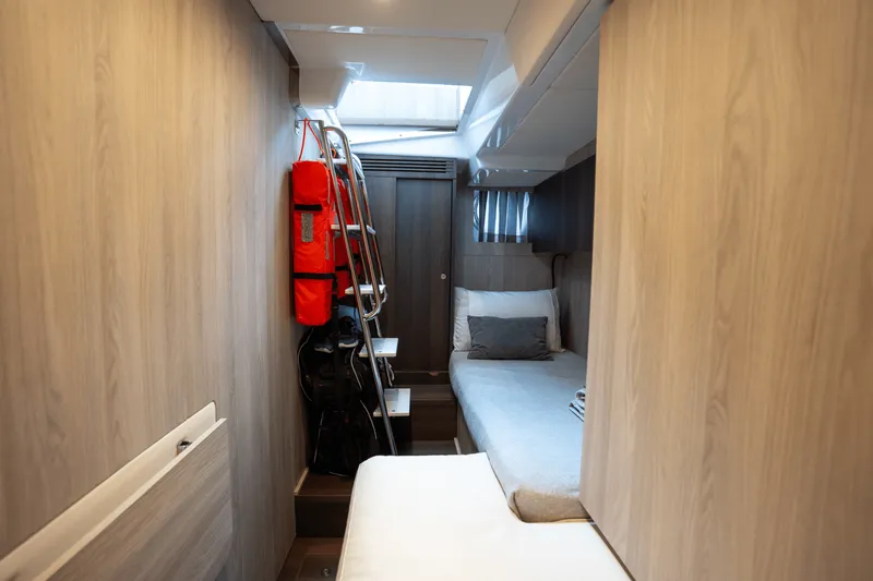 Slide: The Image of Azimut S7 2019 - 71