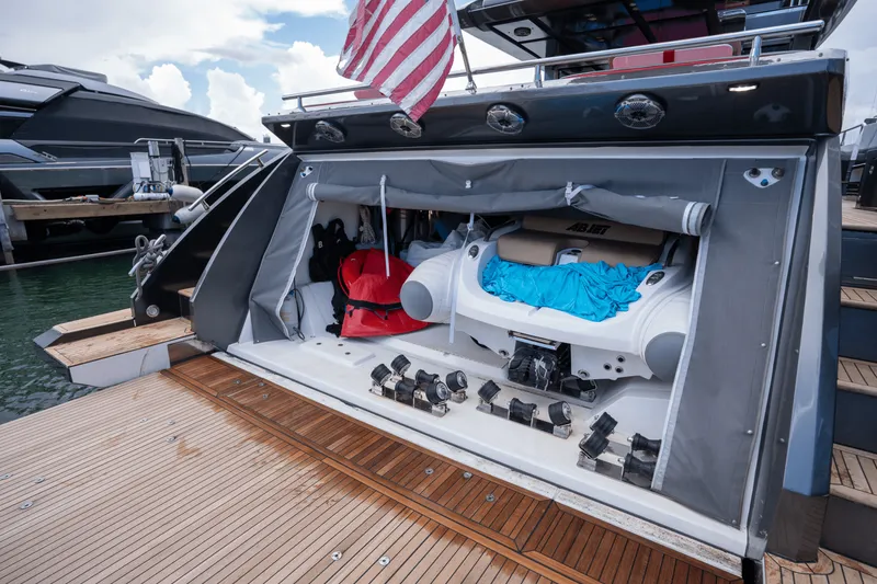 Slide: The Image of Azimut S7 2019 - 75