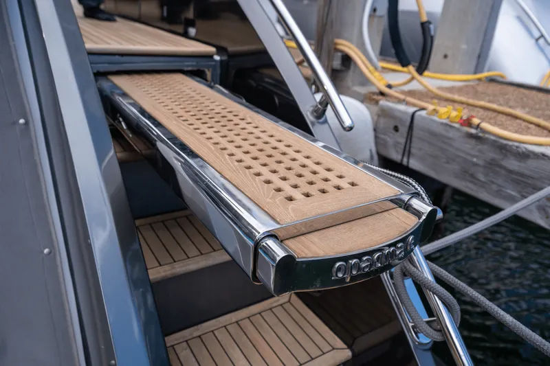 Slide: The Image of Azimut S7 2019 - 77