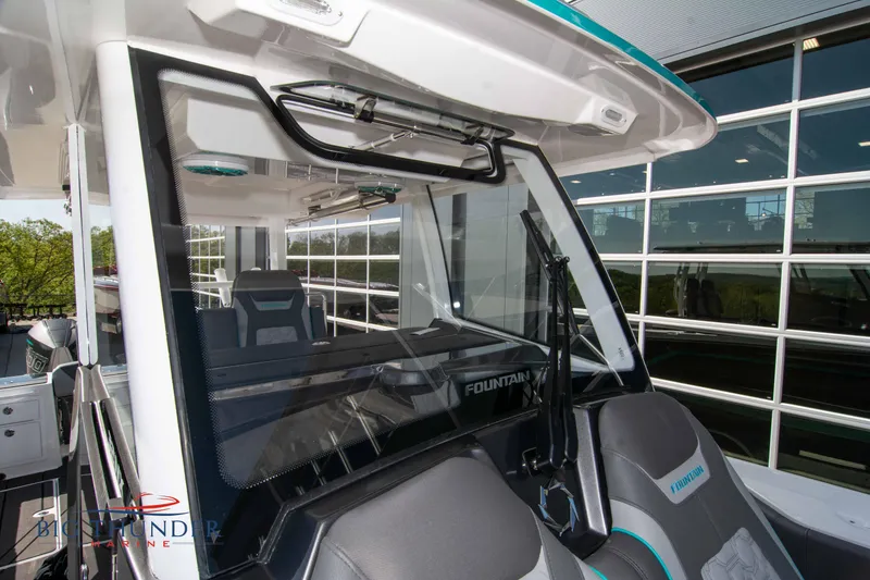 Slide: The Image of Fountain 32 NX 2022 - 50