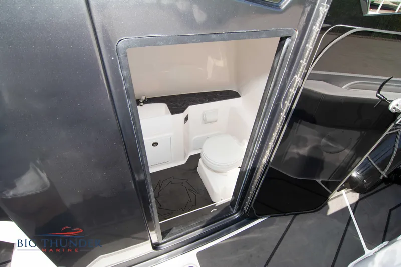 Slide: The Image of Fountain 32 NX 2022 - 51