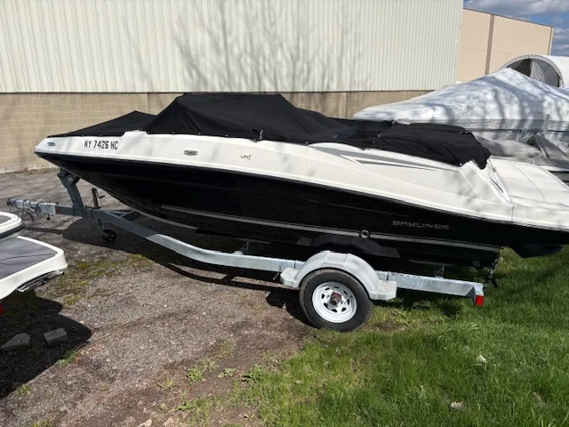 The Image of Bayliner VR5 2018 - 0