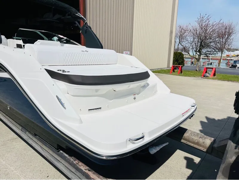 Slide: The Image of Sea Ray 280 SLX 2023 - 2