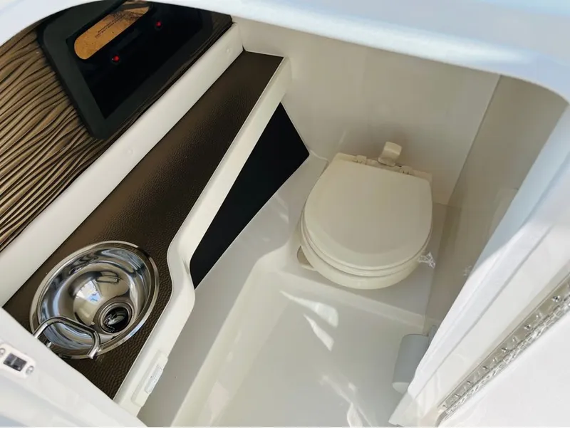 Slide: The Image of Sea Ray 280 SLX 2023 - 7