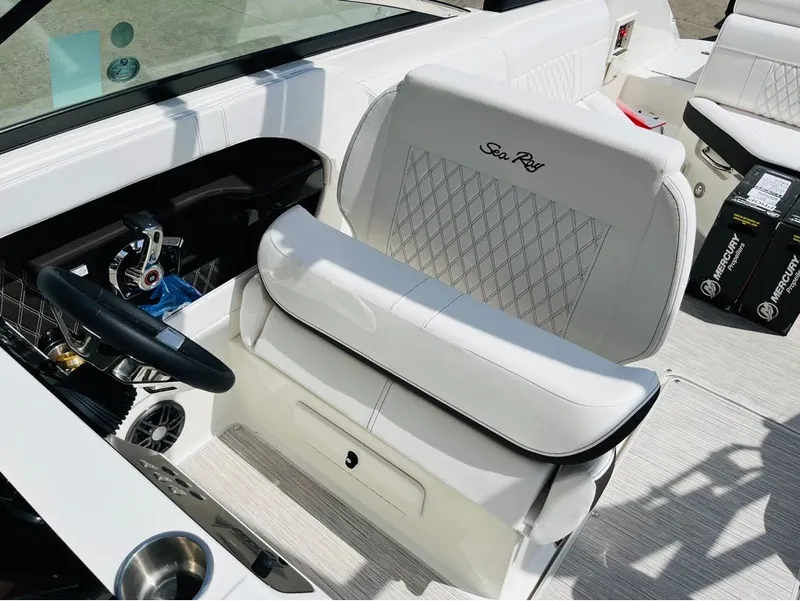 Slide: The Image of Sea Ray 280 SLX 2023 - 4