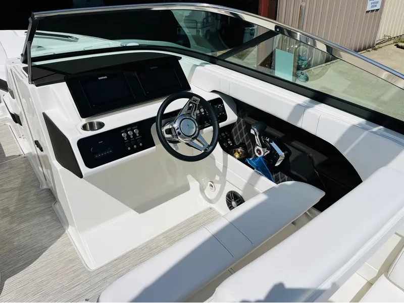 Slide: The Image of Sea Ray 280 SLX 2023 - 10