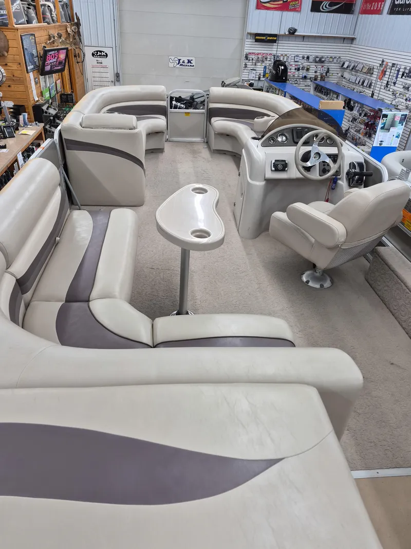 The Image of Southbay 525FCR 115MERC SEALEGS TRLR 2011 - 0