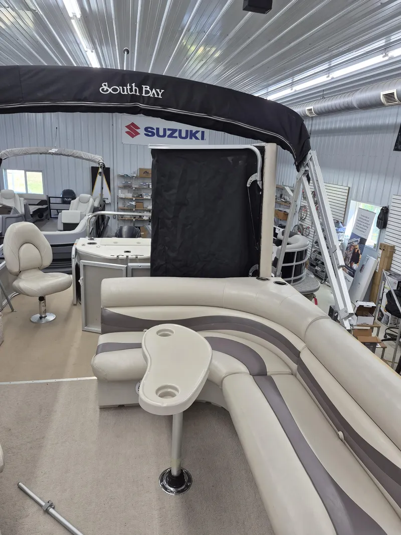 Slide: The Image of Southbay 525FCR 115MERC SEALEGS TRLR 2011 - 3
