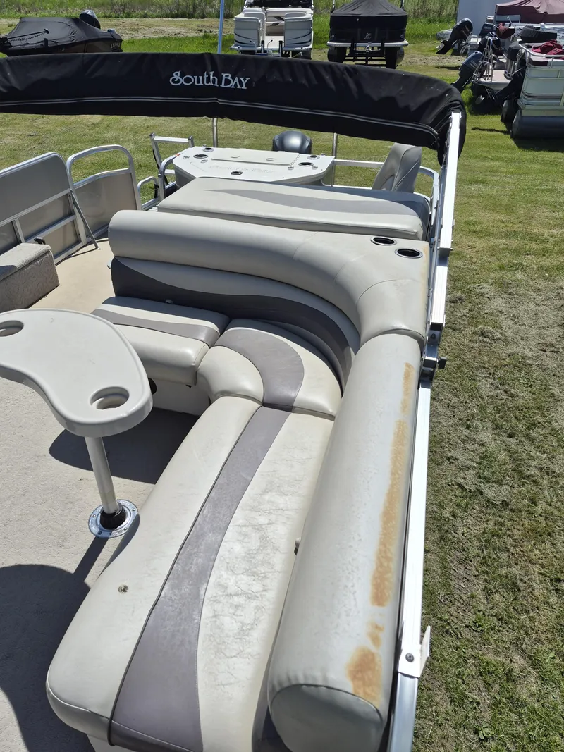 Slide: The Image of Southbay 525FCR 115MERC SEALEGS TRLR 2011 - 9