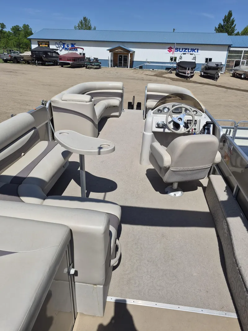Slide: The Image of Southbay 525FCR 115MERC SEALEGS TRLR 2011 - 5