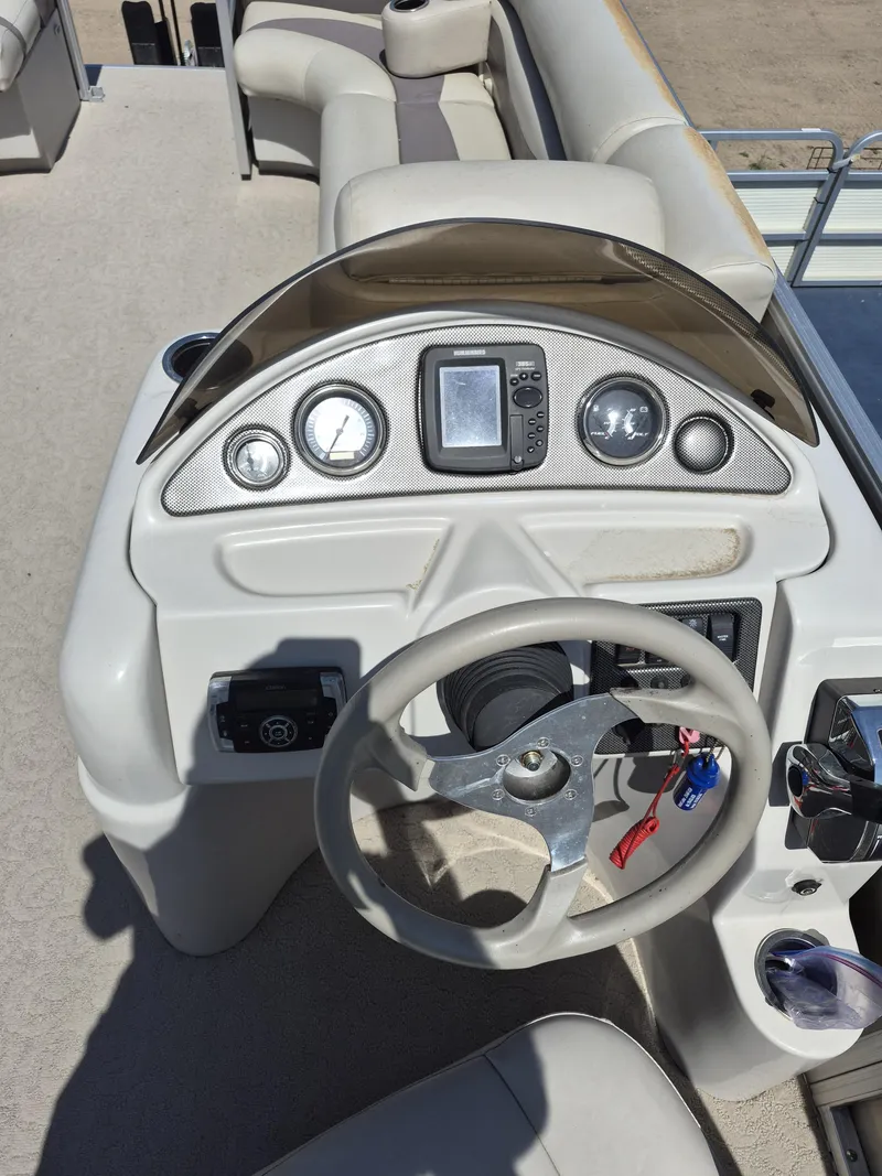 Slide: The Image of Southbay 525FCR 115MERC SEALEGS TRLR 2011 - 8