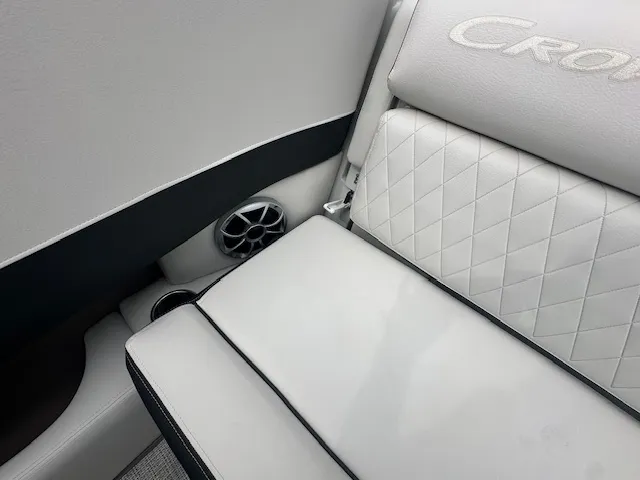 Slide: The Image of Crownline Boats 200 SS 2024 - 4