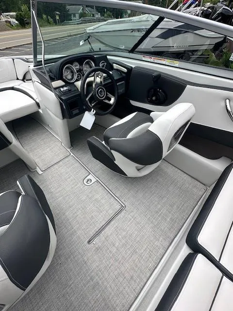 Slide: The Image of Crownline Boats 200 SS 2024 - 6
