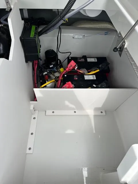Slide: The Image of Crownline Boats 200 SS 2024 - 25