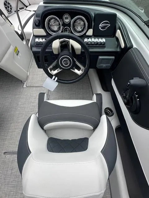 Slide: The Image of Crownline Boats 200 SS 2024 - 7