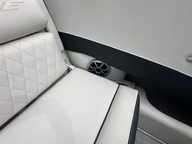 Slide: The Image of Crownline Boats 200 SS 2024 - 5