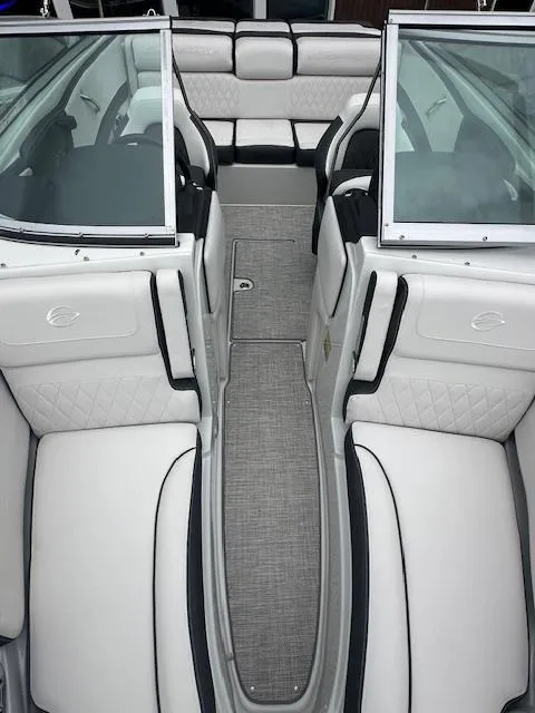 Slide: The Image of Crownline Boats 200 SS 2024 - 21