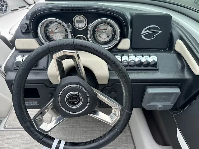 Slide: The Image of Crownline Boats 200 SS 2024 - 9