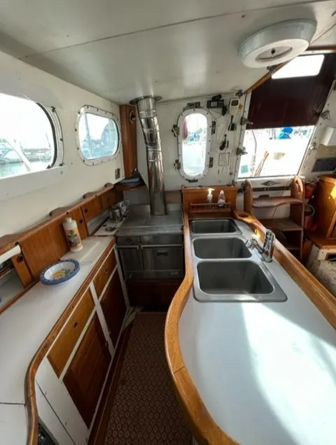 Slide: The Image of Endurance Pilothouse 1992 - 17