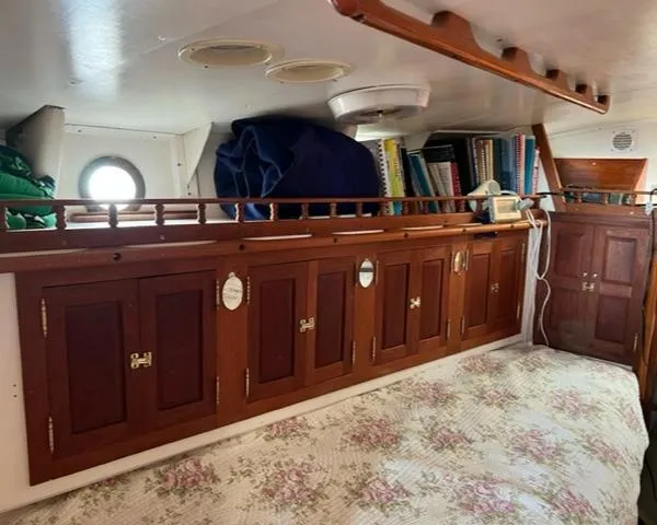 Slide: The Image of Endurance Pilothouse 1992 - 35