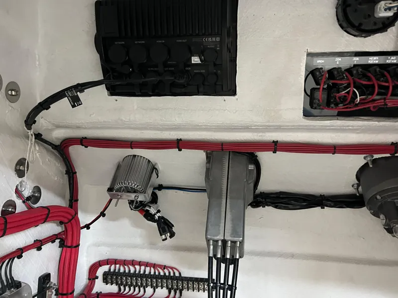 Slide: The Image of Wellcraft Scarab Sport 302 1979 - 65