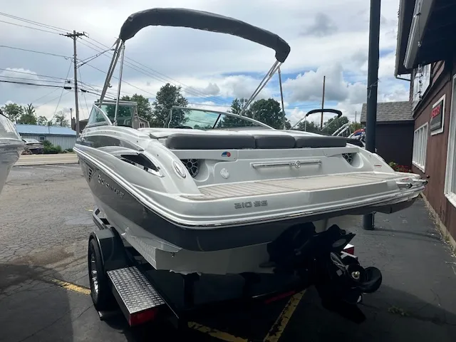 Slide: The Image of Crownline Boats 210 SS 2024 - 3