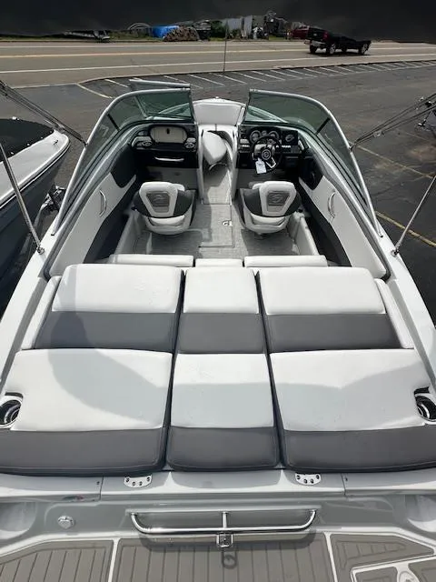 Slide: The Image of Crownline Boats 210 SS 2024 - 9