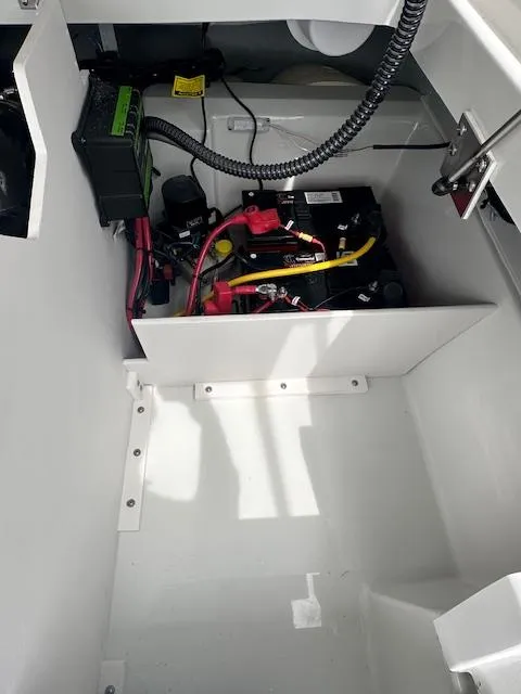 Slide: The Image of Crownline Boats 210 SS 2024 - 30
