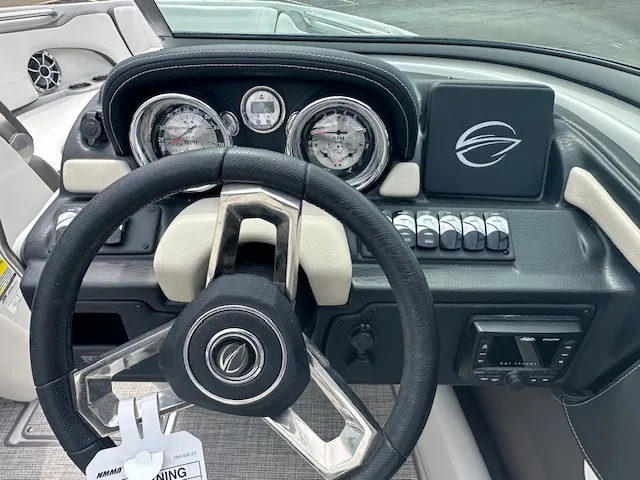Slide: The Image of Crownline Boats 210 SS 2024 - 17