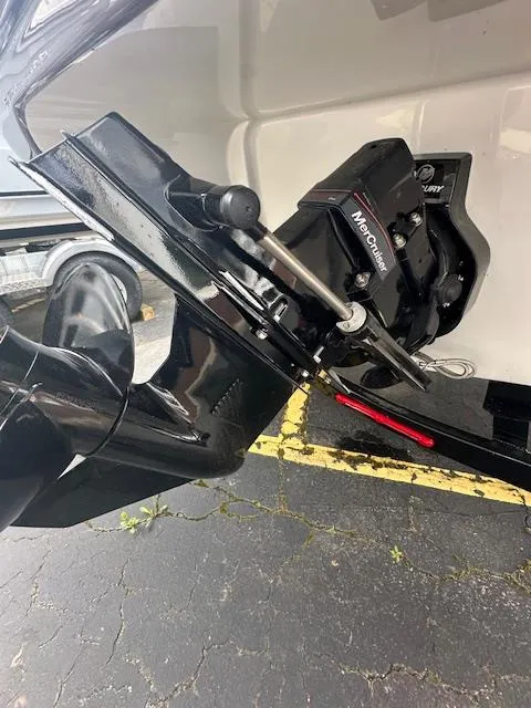 Slide: The Image of Crownline Boats 210 SS 2024 - 7