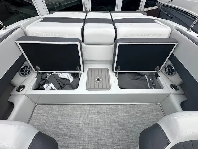 Slide: The Image of Crownline Boats 210 SS 2024 - 10