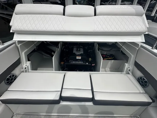Slide: The Image of Crownline Boats 210 SS 2024 - 27