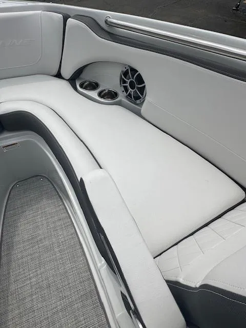 Slide: The Image of Crownline Boats 210 SS 2024 - 23
