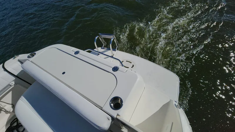 Slide: The Image of 2006 Sea Ray 270 Amberjack boat stern with swim platform and ladder. - 3