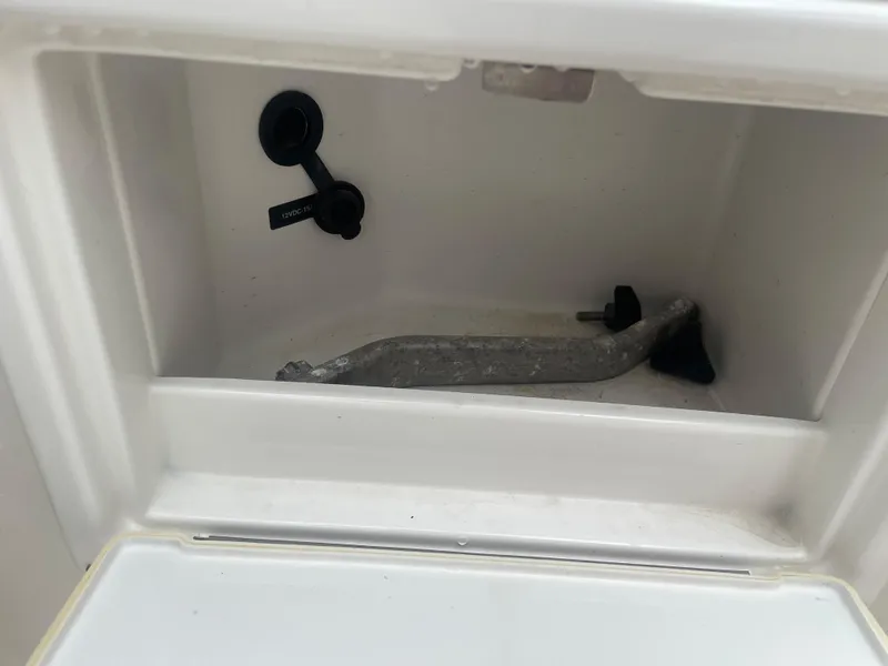 Slide: The Image of Storage compartment of 2006 Sea Ray 270 Amberjack boat. - 35