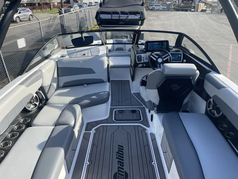 Slide: The Image of Malibu Wakesetter 22 LSV 2019 - 10