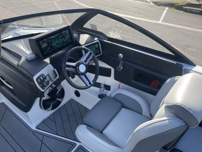 Slide: The Image of Malibu Wakesetter 22 LSV 2019 - 12