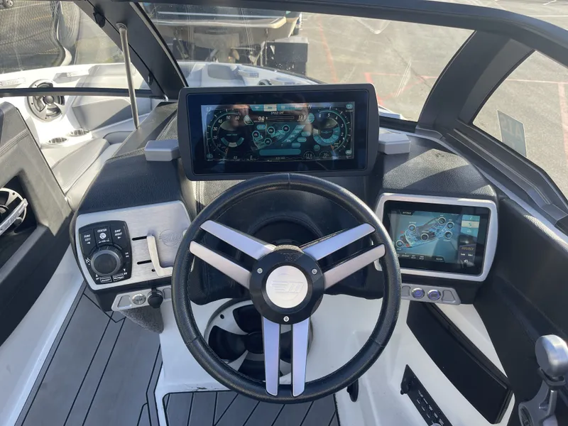 Slide: The Image of Malibu Wakesetter 22 LSV 2019 - 13