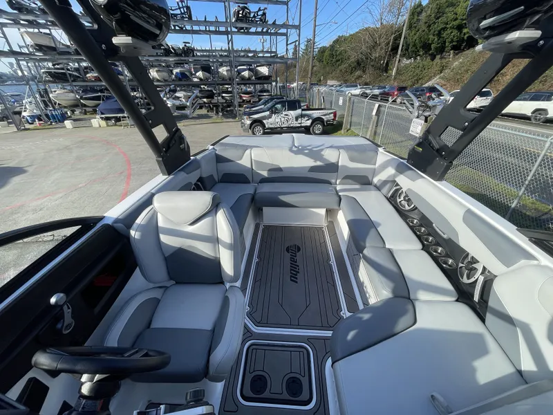 Slide: The Image of Malibu Wakesetter 22 LSV 2019 - 16