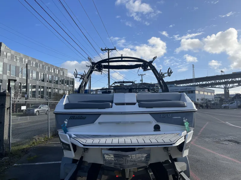 Slide: The Image of Malibu Wakesetter 22 LSV 2019 - 6