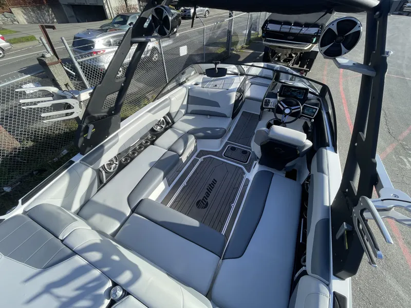 Slide: The Image of Malibu Wakesetter 22 LSV 2019 - 9