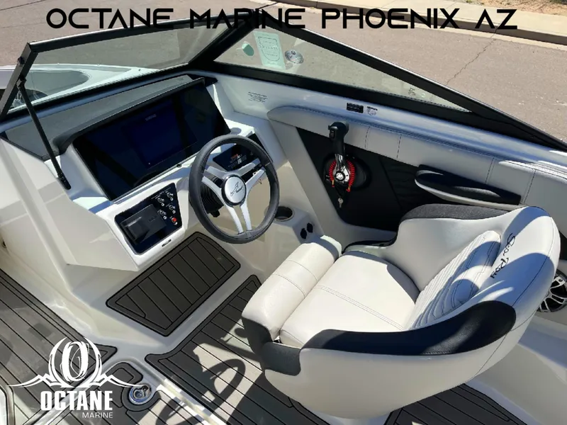 Slide: The Image of 2023 Sea Ray SPX 190 boat interior at Octane Marine, Phoenix, AZ. - 46