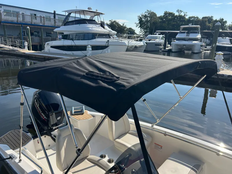 Slide: The Image of Boston Whaler 160 Super Sport 2027 - 16