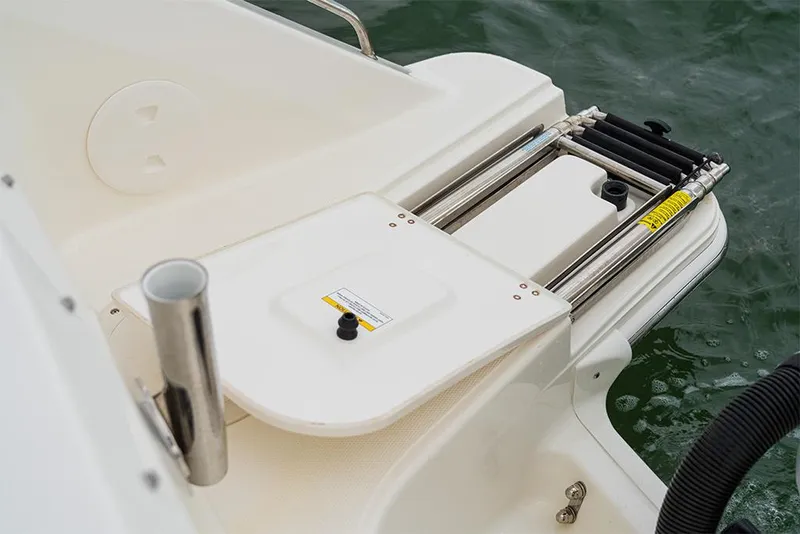 Slide: The Image of Boston Whaler 240 Vantage 2027 - 76