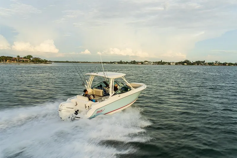 Slide: The Image of Boston Whaler 240 Vantage 2027 - 39