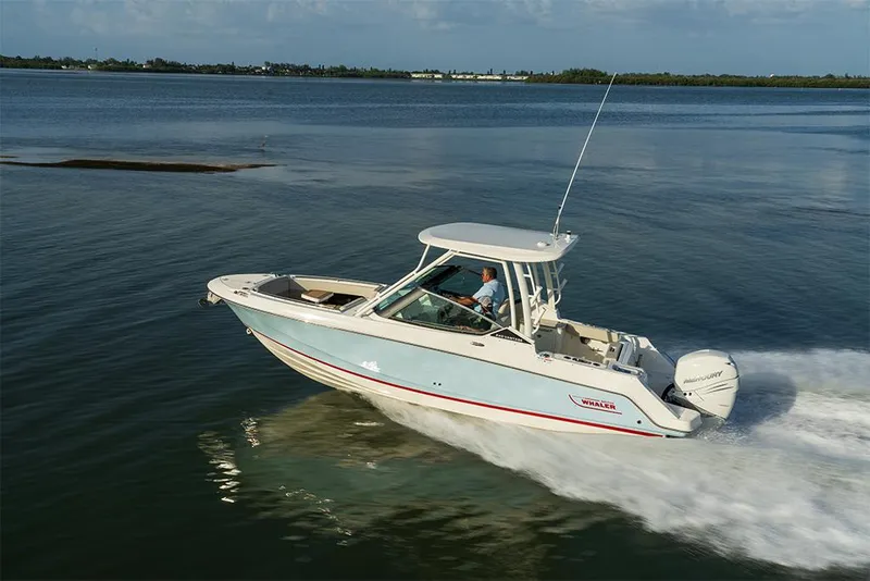Slide: The Image of Boston Whaler 240 Vantage 2027 - 1